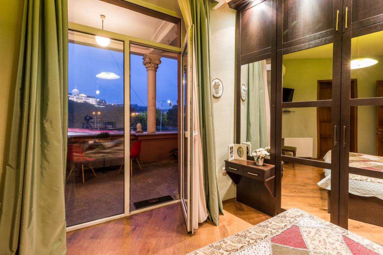 Apartment At 12 Baratashvili Street 트빌리시 외부 사진